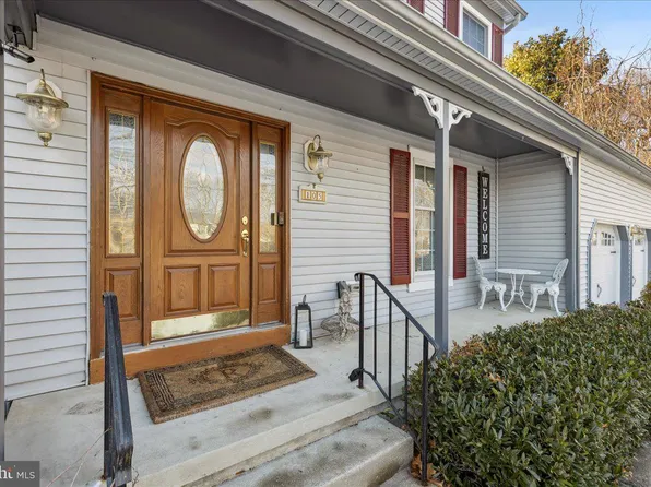105 Easton Ct, Sicklerville, NJ 08081