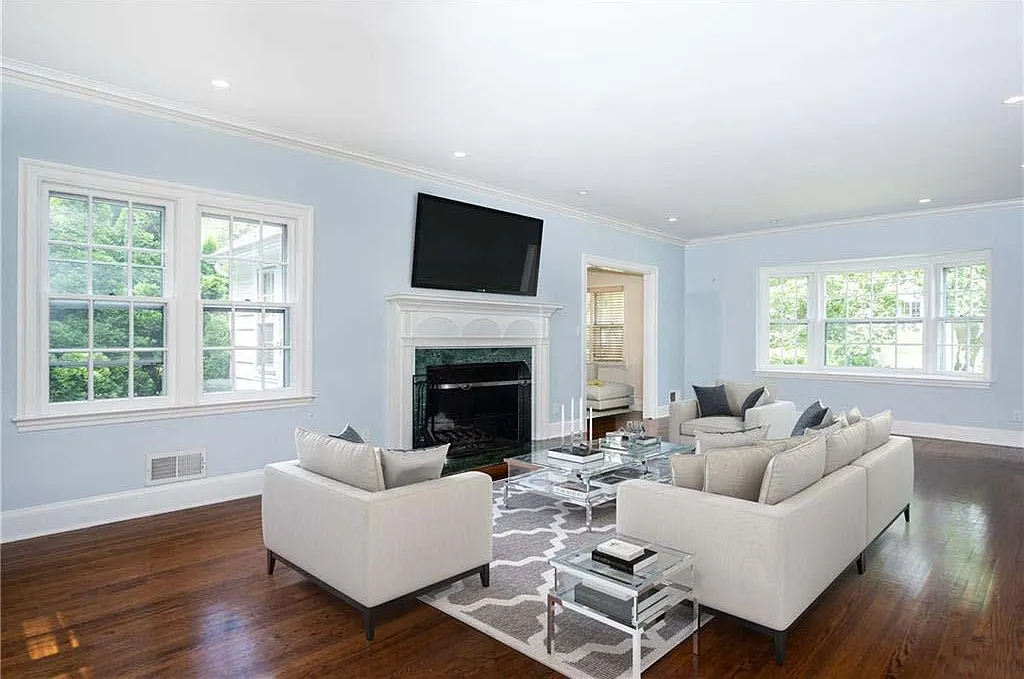 4 bed, 4.5 bath, 3664 sqft, $11,000 — Photo 3