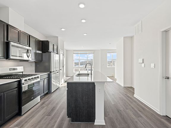 5th image of 338 Summit Cir #338