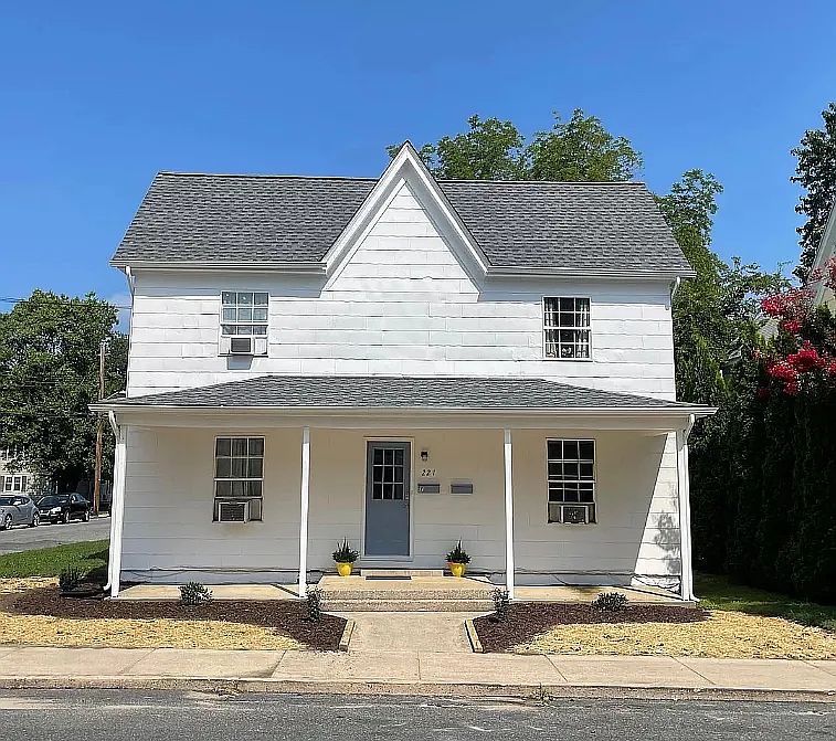 1st image of 221 W End Ave #2