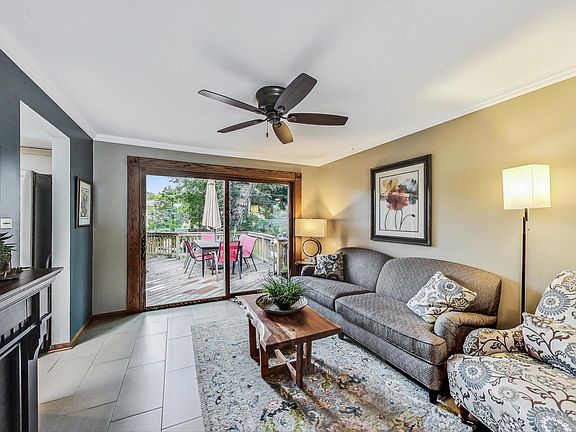 4th image of 3817 Franklin Ave