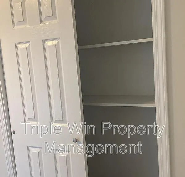535 S Adams St — Photo 27