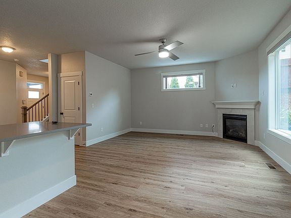 4th image of 1323 NE 70th St