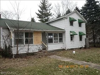 202 S Saint Joseph St photo 1