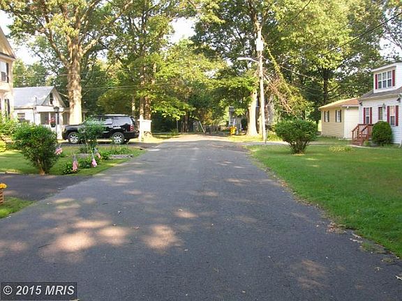 3rd image of 1503 Ellington Dr #A