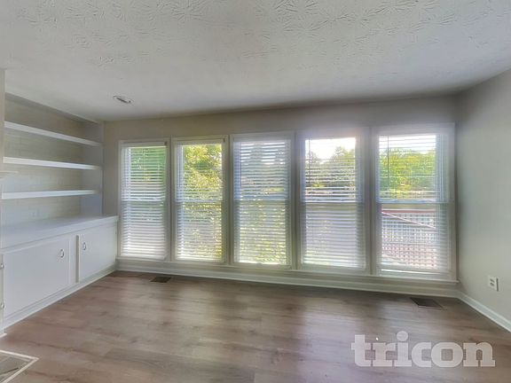 3rd image of 325 Cypress Ln