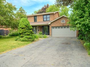 172 Lawson Rd, Toronto, ON M1C 2J4