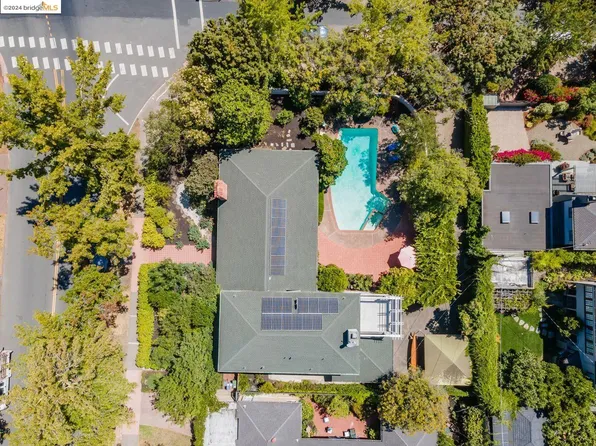 2744 Belrose Ave, Berkeley, CA 94705