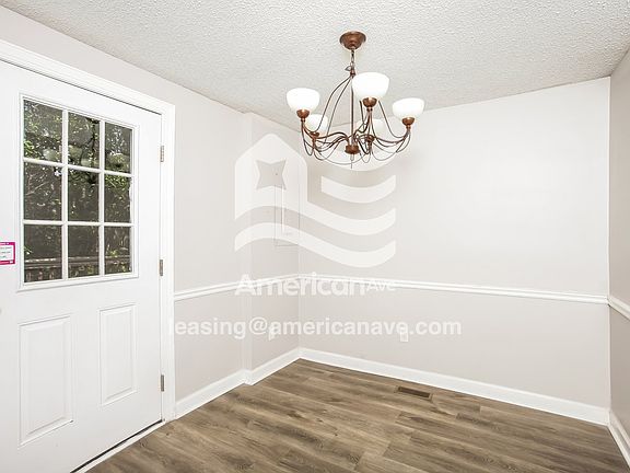 1733_004_dining_room_5.jpg