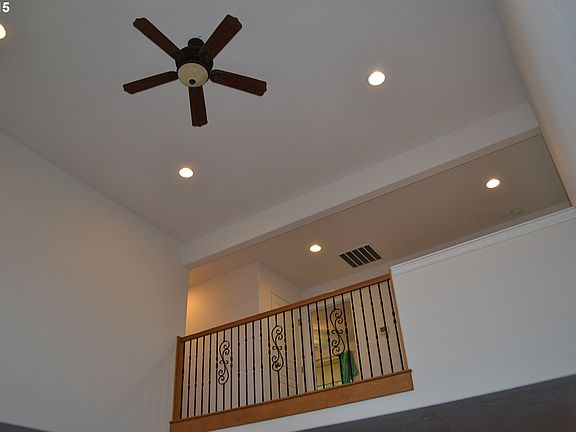 4th image of 359 Birchwood Dr