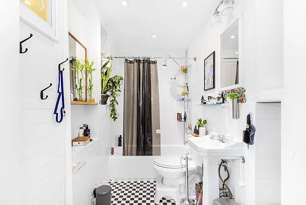 Sold by Douglas Elliman | media 16