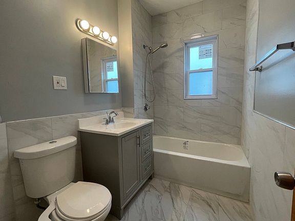 3rd image of 24 Litchfield St #1