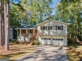 6949 Lakeview Ln, Peachtree Corners, GA 30360