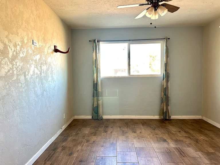 267 E Millett Ave — Photo 5