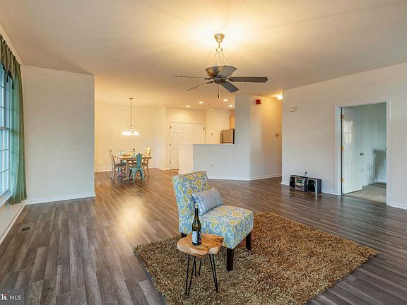 5th image of 45A Willow Oak Ave