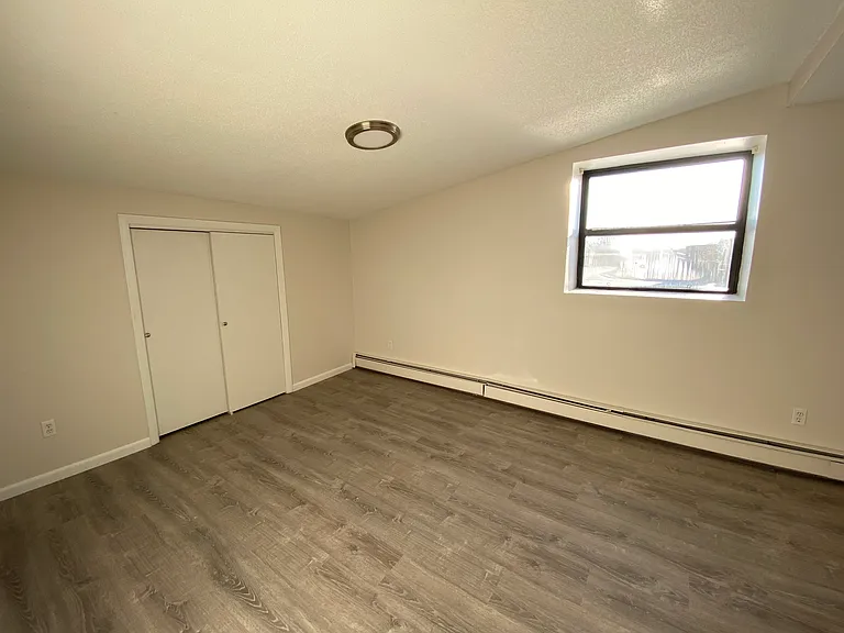 2 Hine Pl #4A — Photo 15