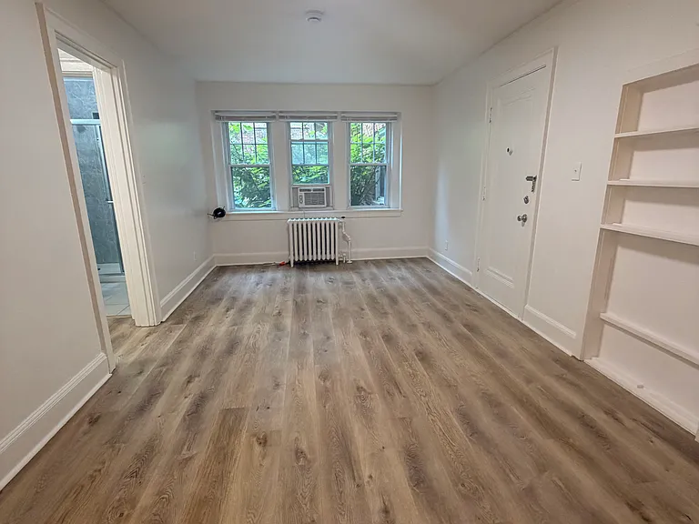 195 Thomas Burgin Pkwy #212 — Photo 5