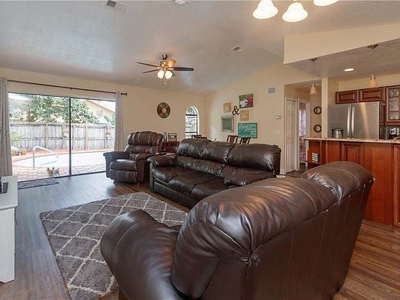5th image of 10107 Cheshunt Dr