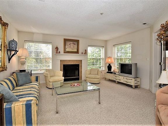 5th image of 180 Fox Hollow Dr APT 212