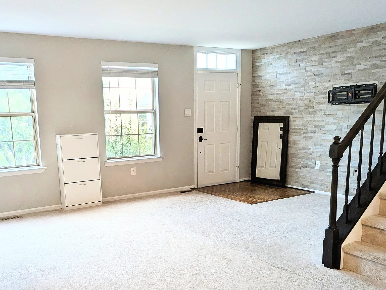 3 bed, 1785 sqft, $2,800 — Photo 2