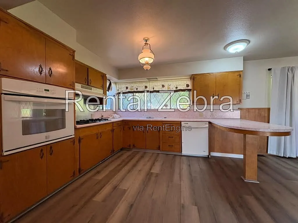 2 bed, 2.5 bath, 1000 sqft, $1,800 — Photo 4