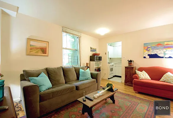 Rented by Bond New York | media 25