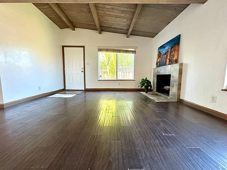 1111 Marionola Way — Photo 2