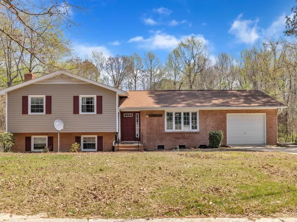 215 Longview Dr, Smithfield, NC 27577