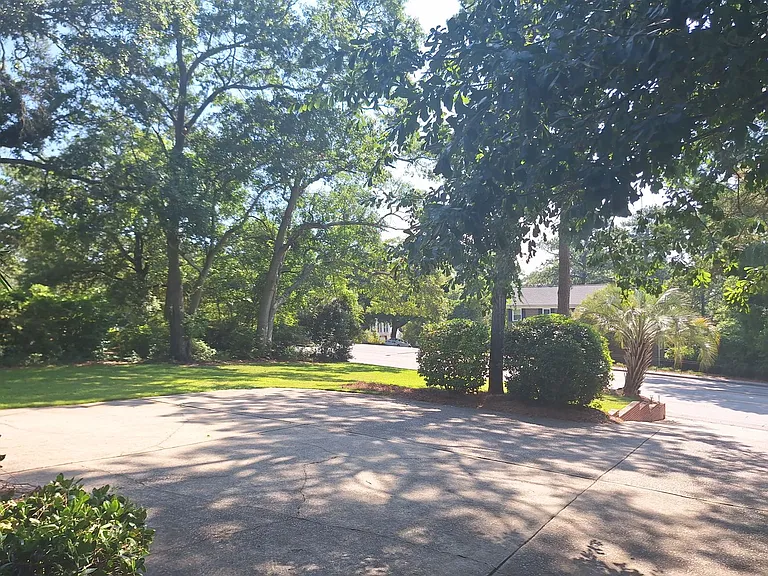 755 Cross Hill Rd — Photo 3