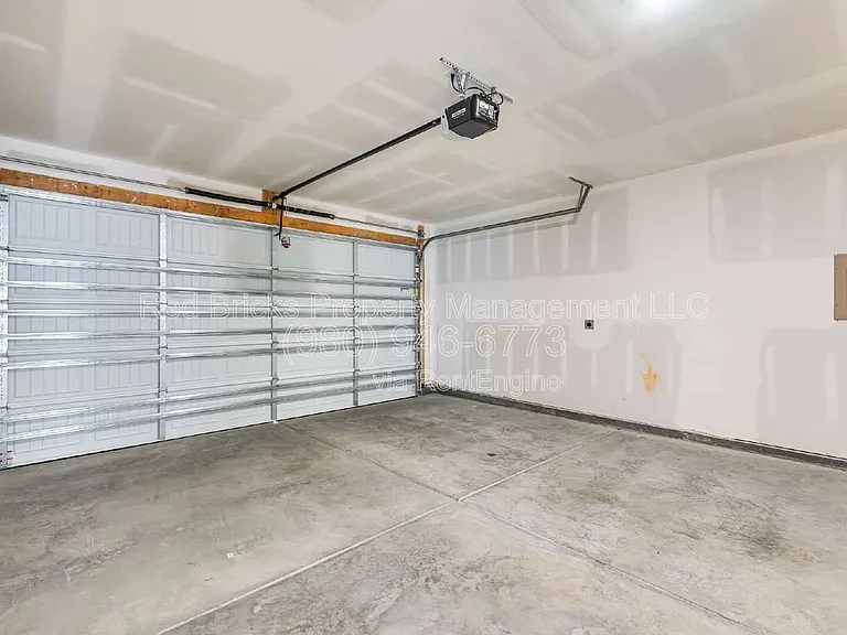 2220 Belterra Dr — Photo 18