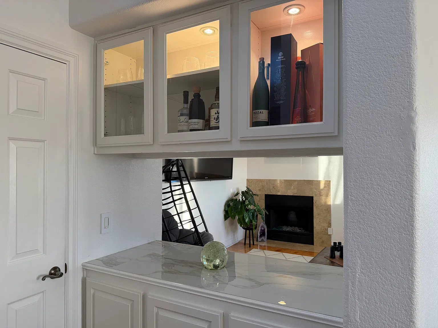 3 bed, 2.5 bath, 1727 sqft, $6,400 — Photo 4
