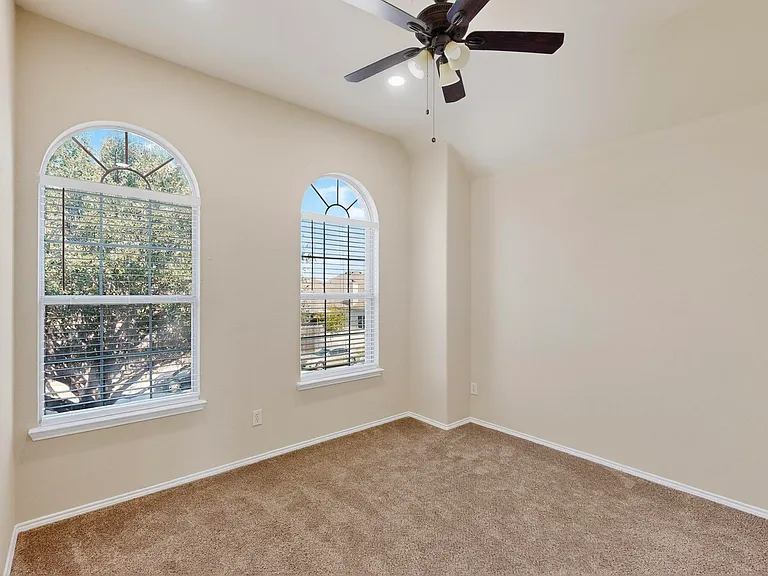 9906 Gessner Dr — Photo 31