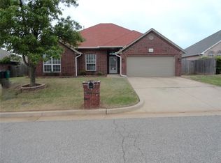 11848 SW 2nd St, Yukon, OK 73099