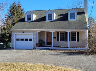 296 Navesink River Rd, Red Bank, NJ 07701