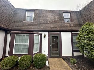 1910 King James Pkwy APT 28, Westlake, OH 44145