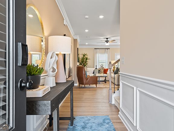 3rd image of 1028 Glendale Pl #15