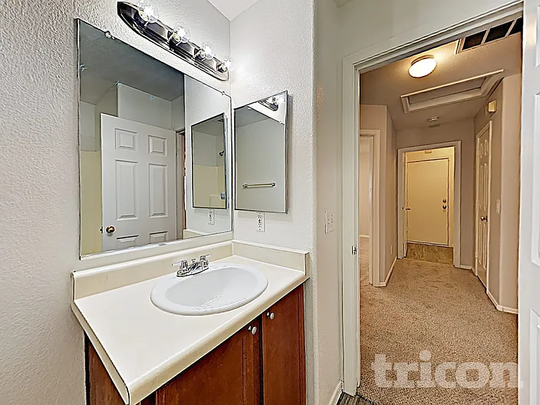 5013 S 24th Ave — Photo 14