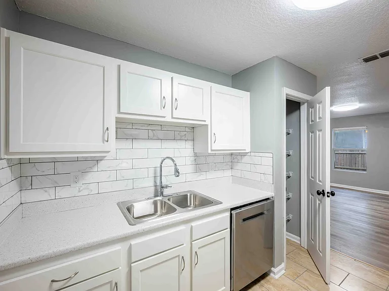 8205 Berry Ave — Photo 3