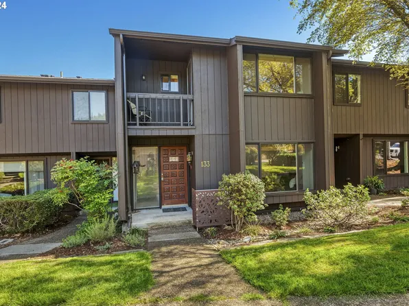 133 Westbrook Way, Eugene, OR 97405