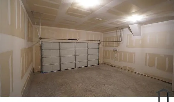 711 Camden Dr — Photo 17