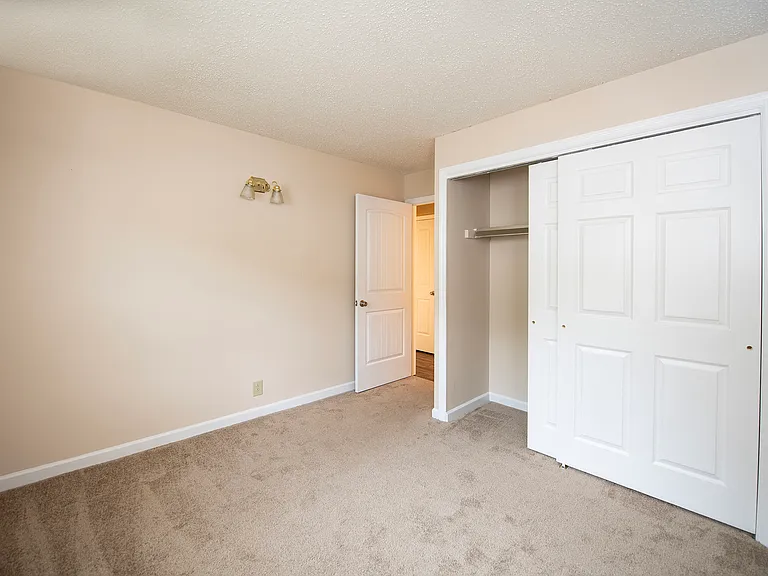 Willow Run Apartments — Photo 43