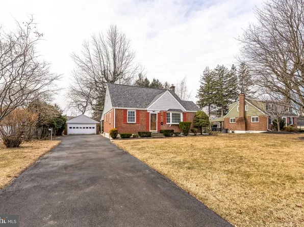 105 Newington Dr, Hatboro, PA 19040