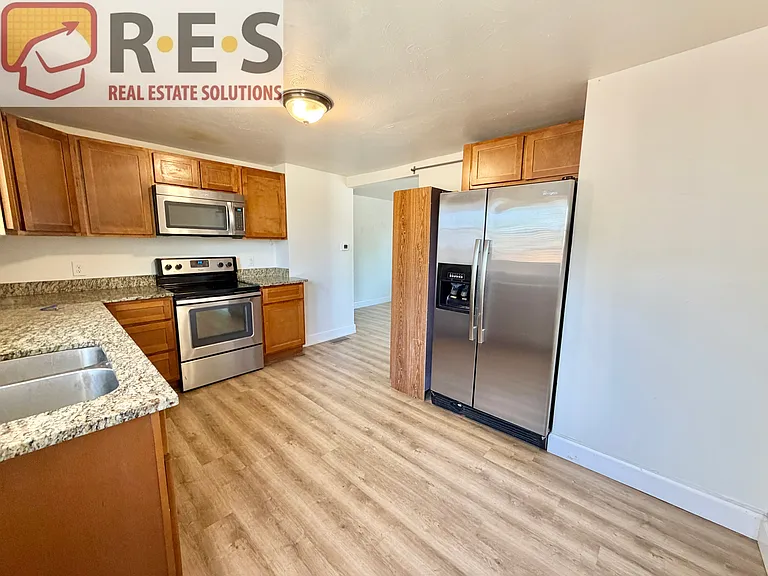 3144 Vine St — Photo 4