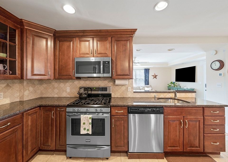 142 Hawthorn Rd, Braintree, MA 02184 Zillow