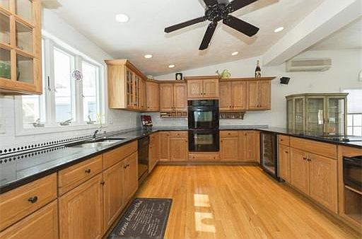 5th image of 78 W Park Dr