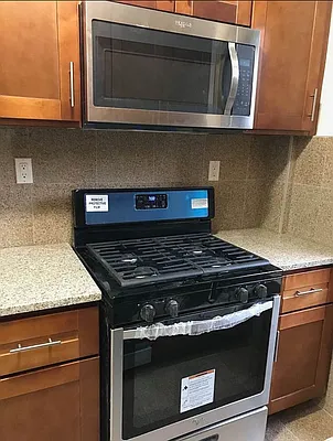 Rented by Universal Realty Group | media 3