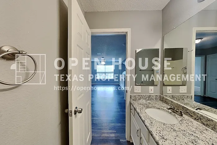 10016 Concord Dr — Photo 15
