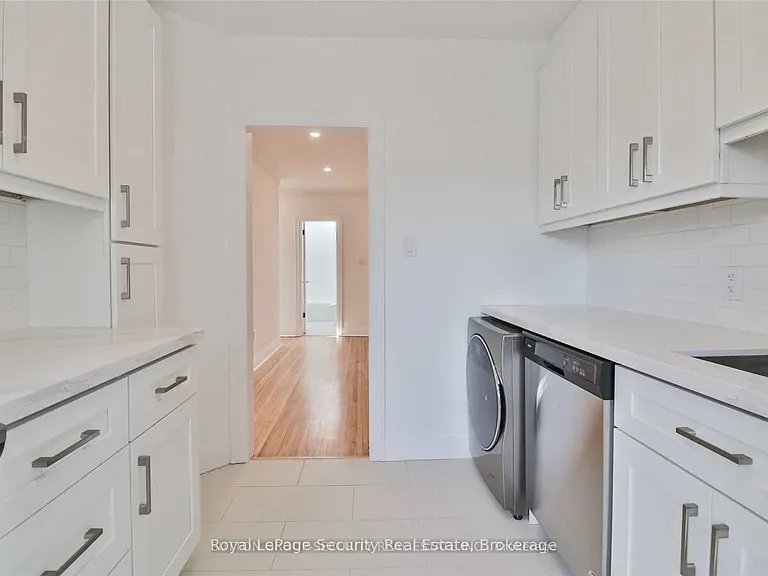 3317 Lake Shore Blvd W #2 — Photo 14