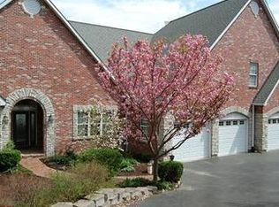 232 Larimore Valley Dr, Chesterfield, MO 63005