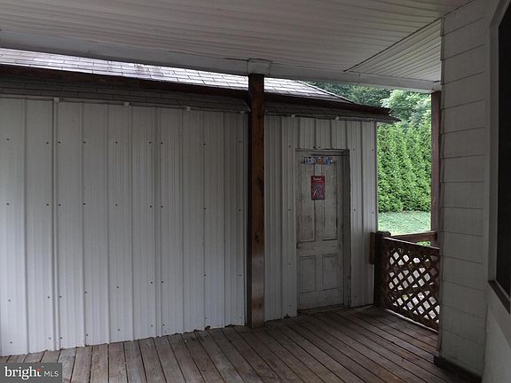 3rd image of 518 Laurel St